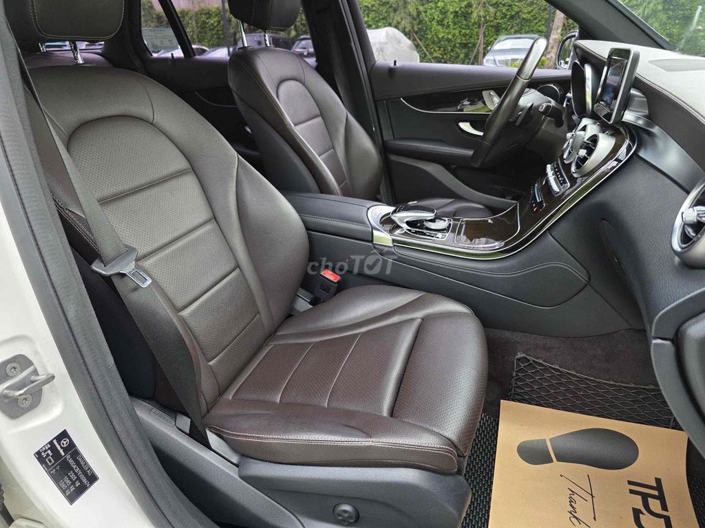 Mercedes Benz GLC 2019 200 - 74000 km. Mua bán Ô tô tại Quận Bình Tân Tp Hồ Chí Minh được đăng bởi Huỳnh Thiên Bảo hình 14