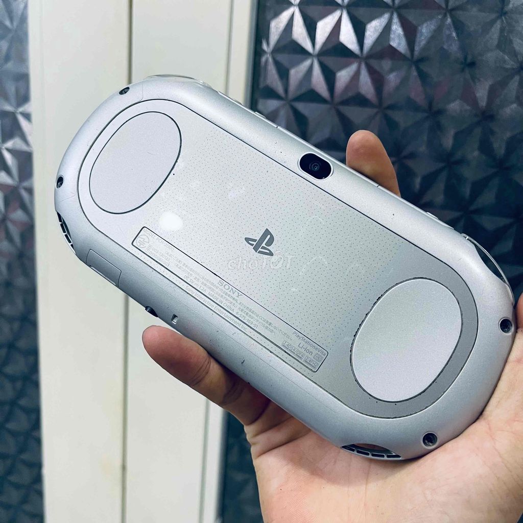 Sony Ps vita 2000 Siver fullgame 32GB. Mua bán Thiết bị chơi game tại Quận 5 Tp Hồ Chí Minh được đăng bởi school stone hình 2