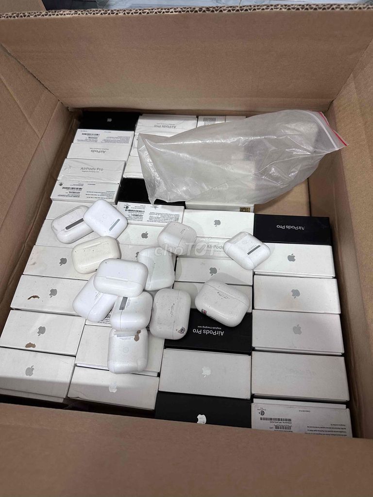 Tai nghe Apple AirPods Pro Trắng. Mua bán Tivi, Âm thanh tại Thành phố Dĩ An Bình Dương được đăng bởi Phạm Hoàng Phúc hình 1