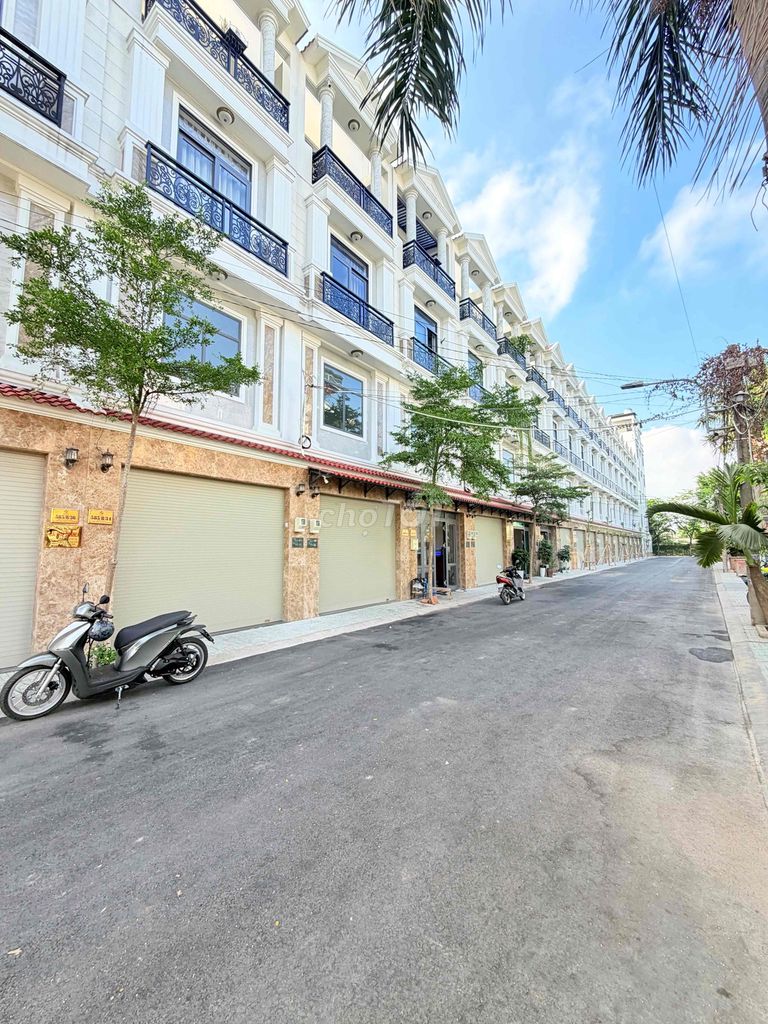 BÁN DÃY NHÀ SÁT VẠN PHÚC CITY ĐƯỜNG 10 mét