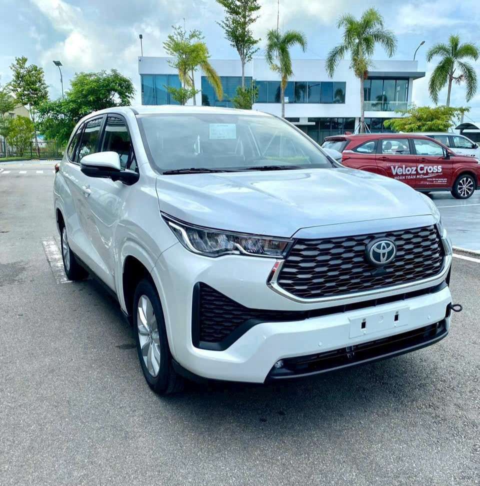 Toyota Innova Cross 2026 2.0L Trắng. Mua bán Ô tô tại Quận Hải Châu Đà Nẵng được đăng bởi ĐẠI LÝ TOYOTA ĐÀ NẴNG hình 2