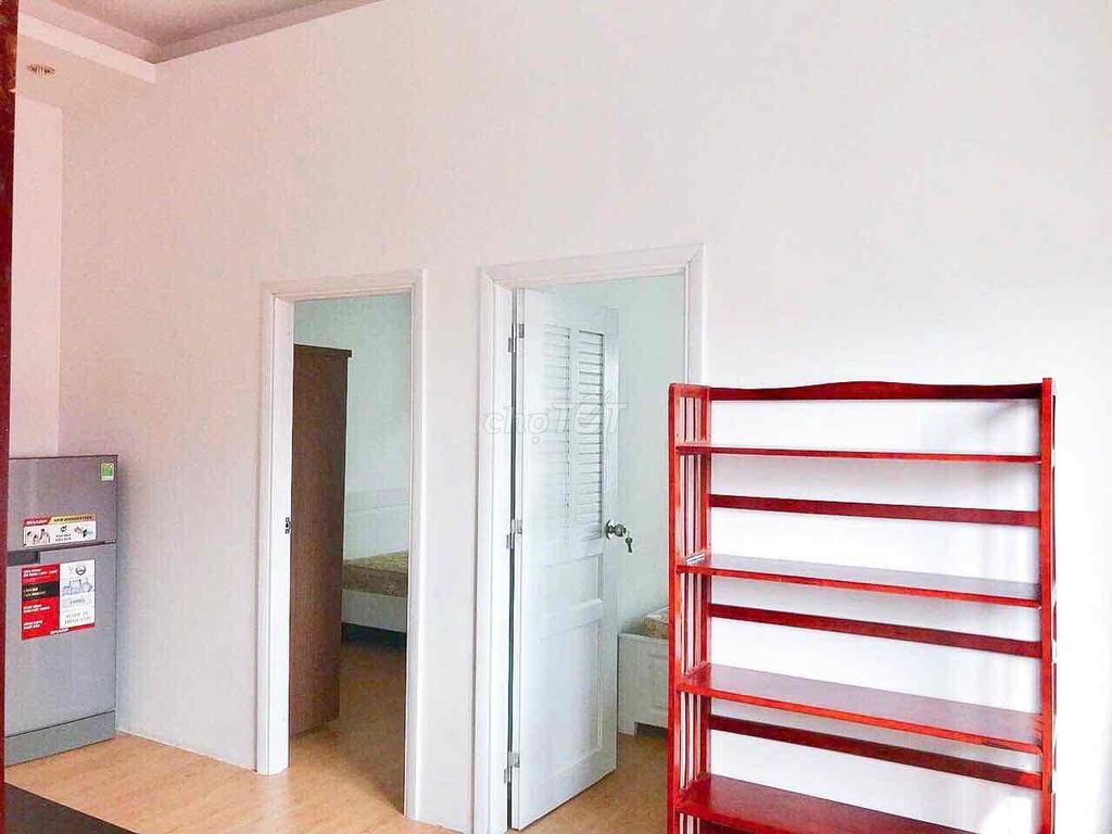 Cho Thuê 2PN Balcon 50m2 4ng2xe Thành Thái Q10 Ngay ĐH Hoa Sen