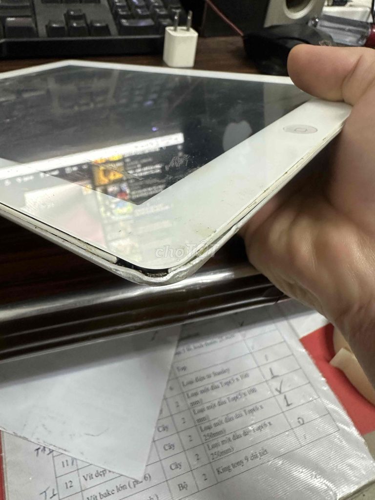 Apple A1460 Bạc. Mua bán Máy tính bảng tại Thành phố Thủ Đức Tp Hồ Chí Minh được đăng bởi Kevin hình 1