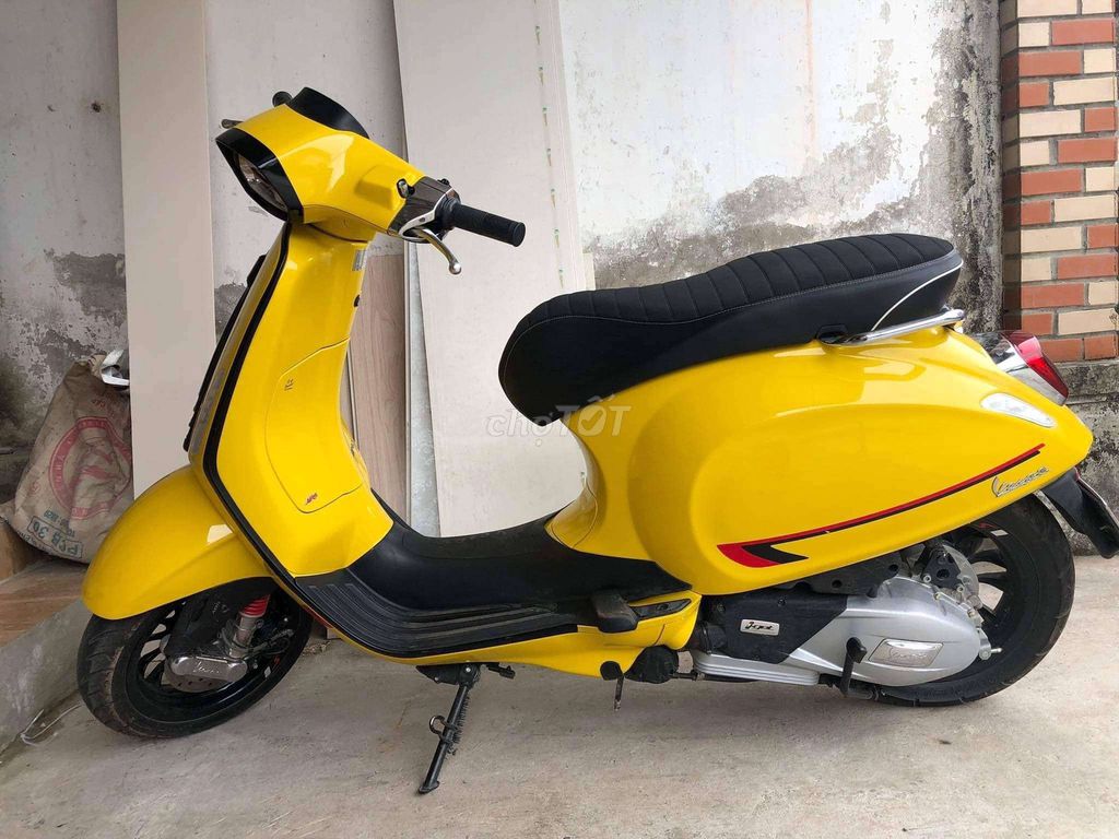 Piaggio Vespa Sprint 2022 màu Vàng. Mua bán Xe máy tại Thành phố Nam Định Nam Định được đăng bởi Michen Bubi hình 3