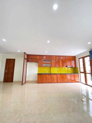 Căn hộ dịch vụ 70 m² · 2 PN · Phố Bạch Mai
