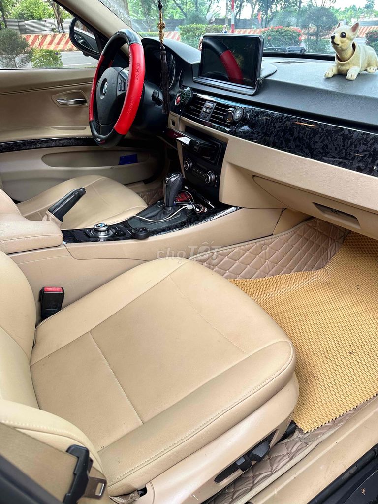 BMW 3 Series 2011 320i - 139000 km. Mua bán Ô tô tại Thành phố Buôn Ma Thuột Đắk Lắk được đăng bởi SALON ÔTÔ NGỌC ẨN hình 4