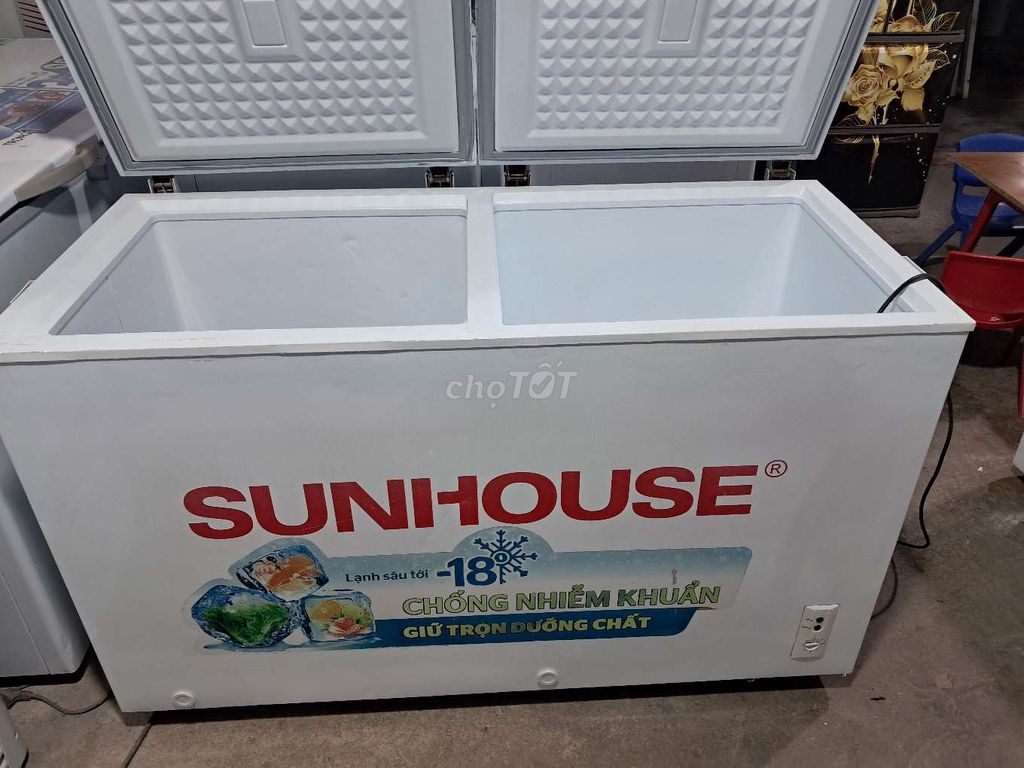 Cần thanh lý tủ đông mát Sunhouse 400 lít