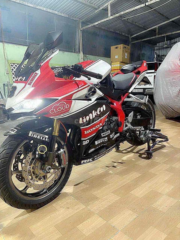 CBR 250RR. Mua bán Xe máy tại Quận Bình Tân Tp Hồ Chí Minh được đăng bởi Võ Thị Phương Thảo hình 3