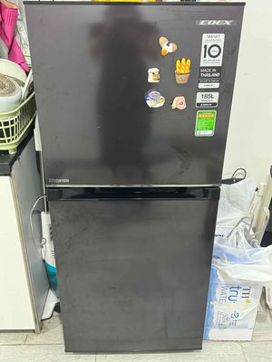 Tủ lạnh Inverter Coẽ 185 lít màu đen