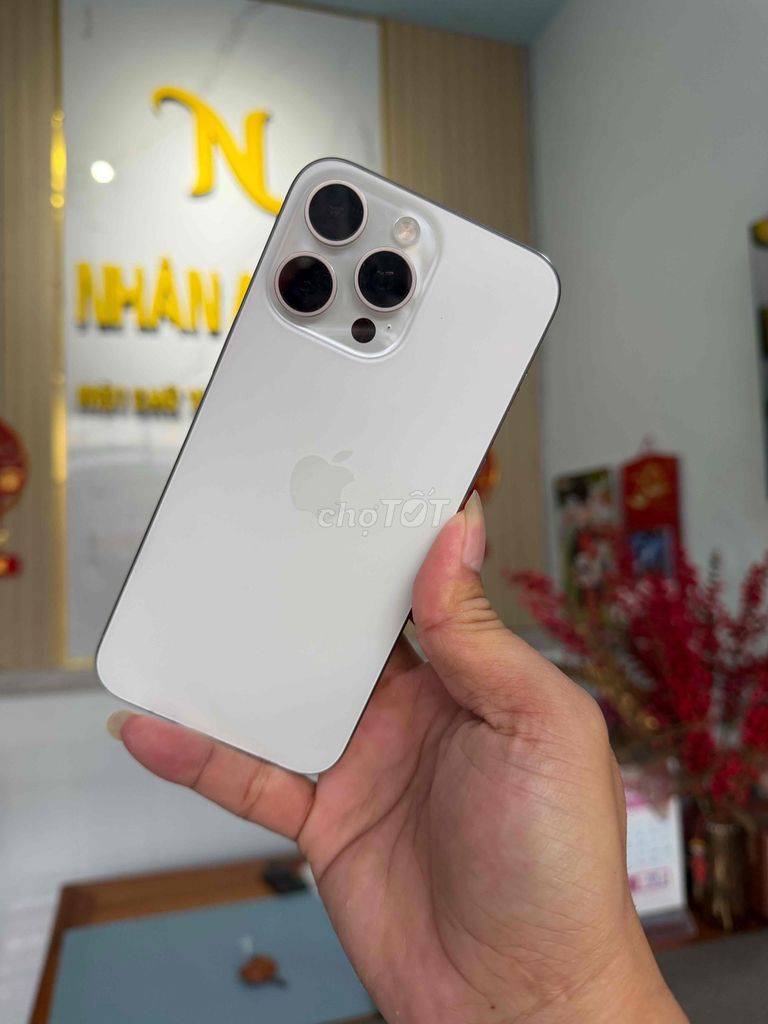 iPhone 15 Pro Max 256GB Titan Trắng QT LL/A 99%. Mua bán Điện thoại tại Thành phố Cà Mau Cà Mau được đăng bởi NHAN APPLE hình 1