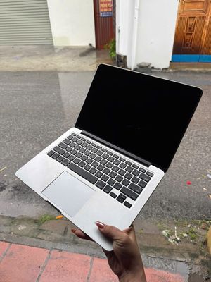 MACBOOK PRO 2015 GIÁ CHỈ HƠN 5 ĐỒNG. Mua bán Laptop tại Huyện Quế Võ Bắc Ninh được đăng bởi Luân