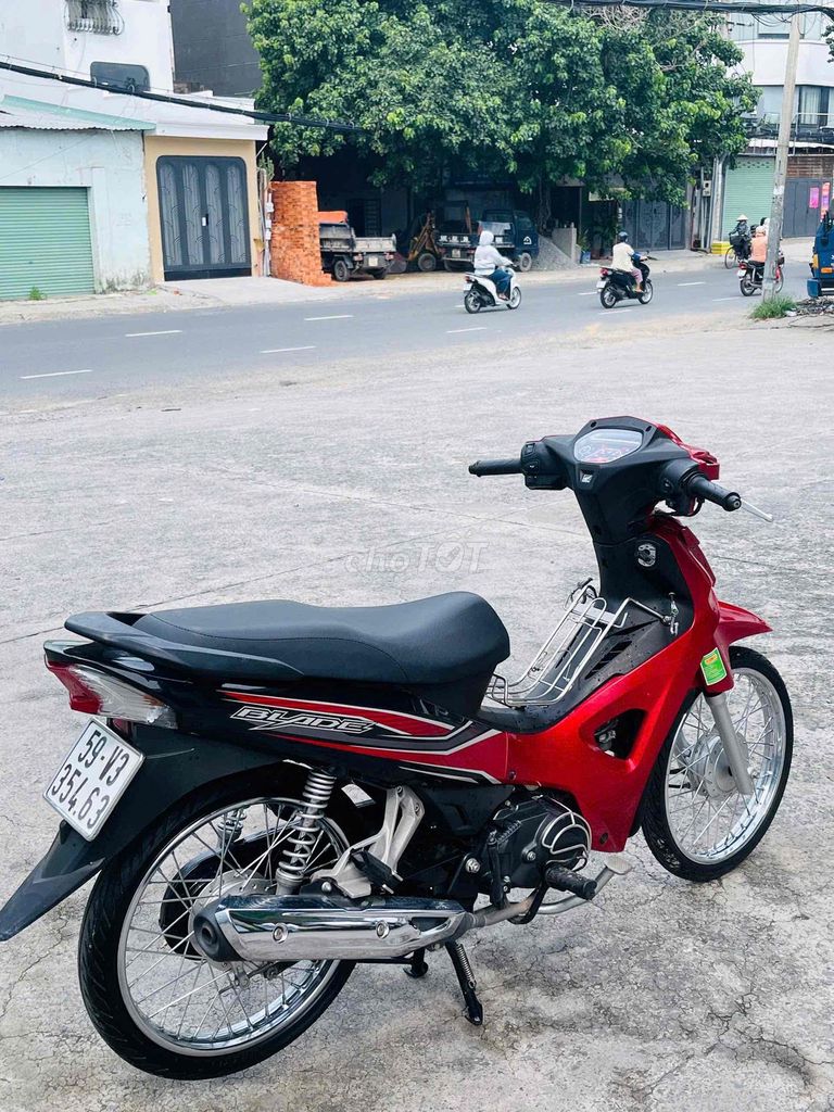 Волновой клинок Honda 2023 красный