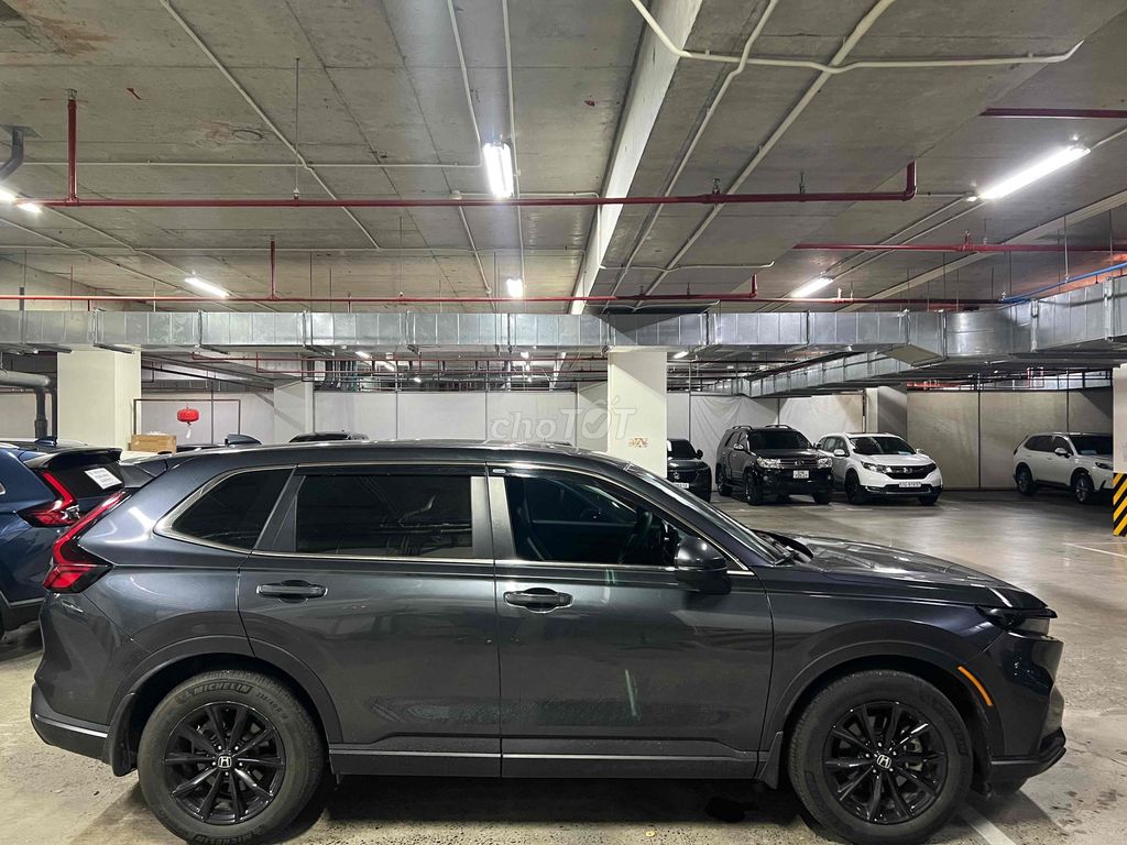 CRV L 2 CẦU AWD 2025, SIÊU LƯỚT, TIẾT KIỆM 180Tr. Mua bán Ô tô tại Quận 7 Tp Hồ Chí Minh được đăng bởi SHOWROOM HONDA ÔTÔ QUẬN 7 hình 3