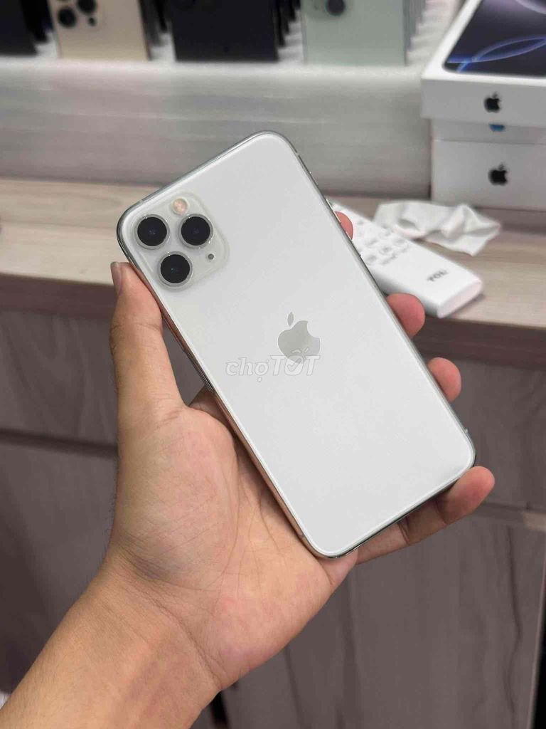 Apple iPhone 11 Pro Trắng. Mua bán Điện thoại tại Thành phố Thủ Dầu Một Bình Dương được đăng bởi thien hình 1