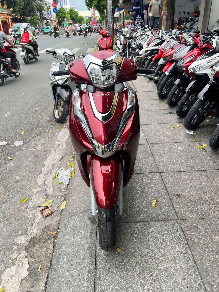 Светодиодный светильник Honda Lead 2024 4val красный 90% новый
