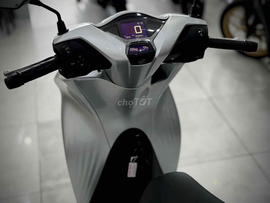 Sh125 2024 Odo8k Lướt chính chủ ký. Mua bán Xe máy tại Thị xã Phú Mỹ Bà Rịa - Vũng Tàu được đăng bởi Cửa Hàng Xe Máy Phú Mỹ hình 3