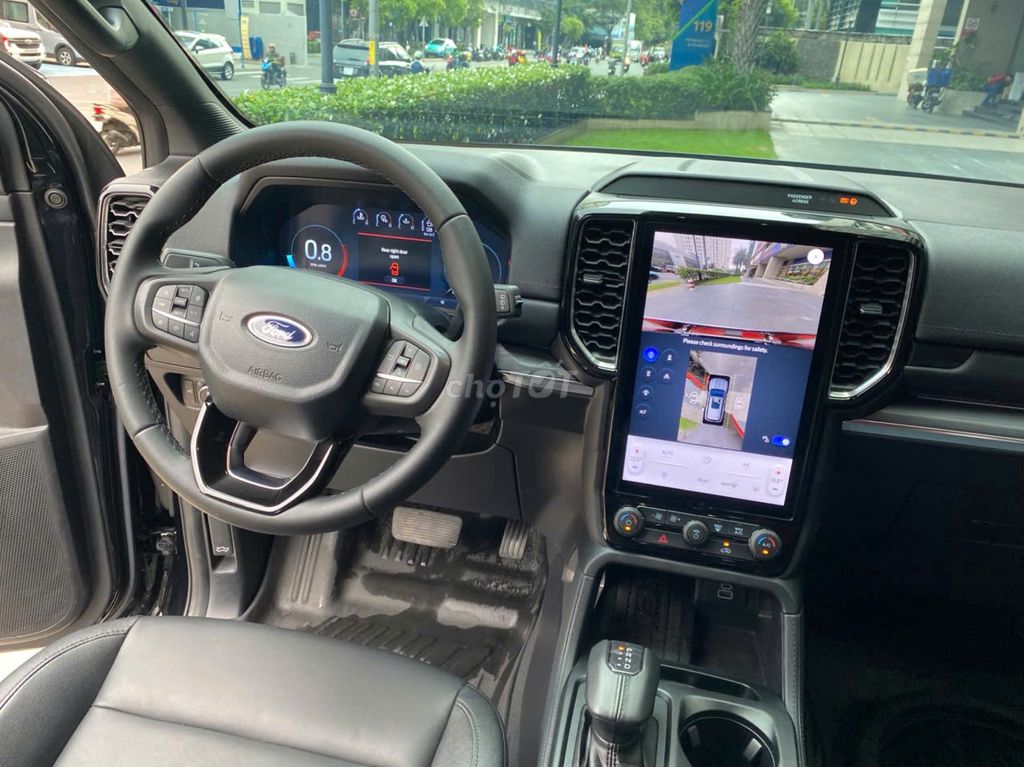 FORD EVEREST TITANIUM 2C CÁ NHÂN 2024 - 11500 KM. Mua bán Ô tô tại Quận Tân Bình Tp Hồ Chí Minh được đăng bởi Mr Hoài SÀI GÒN FORD  hình 9