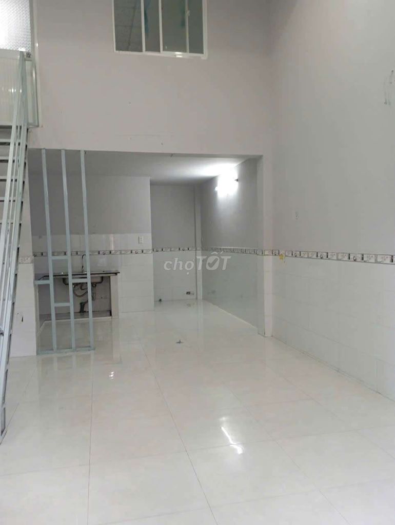 Cho thuê nhà ở nguyên căn 60m² , giá rẻ hẻm xe hơi.