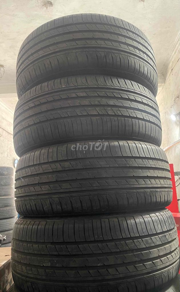 vỏ xe 225/50R17