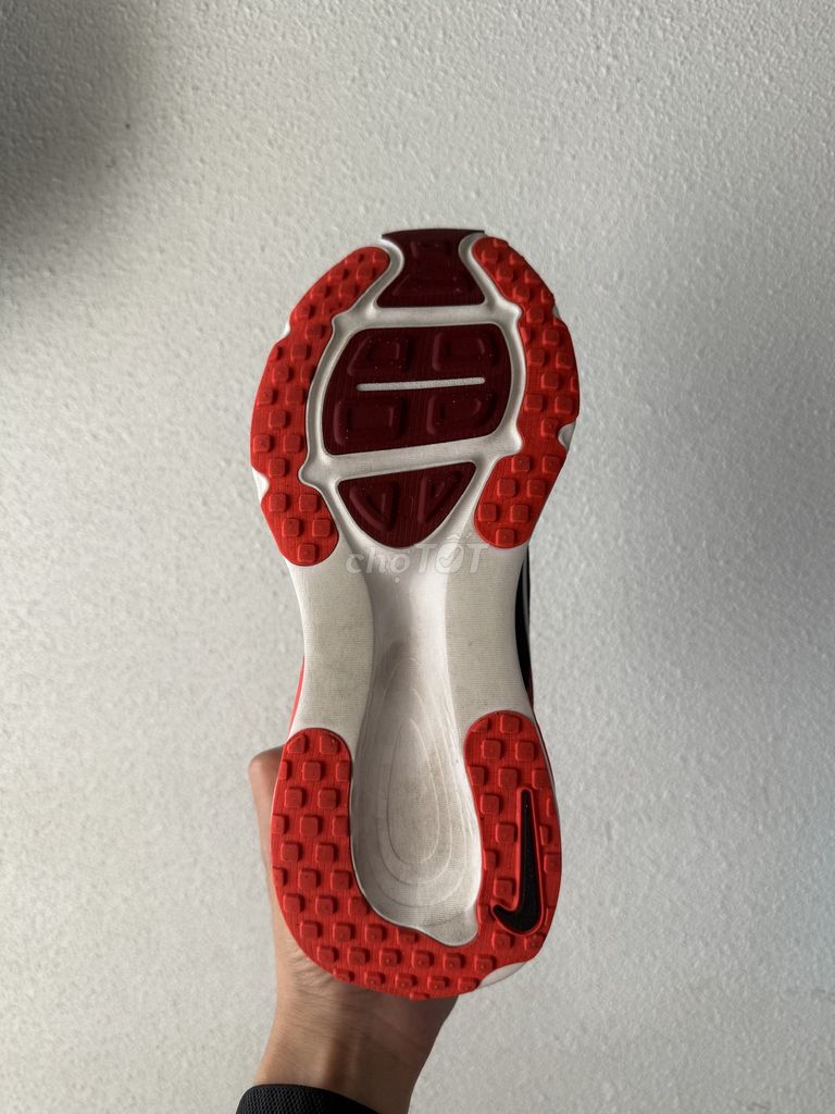 Giày chạy bộ Nike ZoomX Vomero 18. Mua bán Giày dép tại Thành phố Thủ Đức Tp Hồ Chí Minh được đăng bởi Thach Pham hình 1