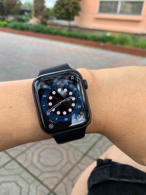 Apple Watch Series 4 - Đã sử dụng. Mua bán Thiết bị đeo thông minh tại Quận Long Biên Hà Nội được đăng bởi Phạm Xuân Quý