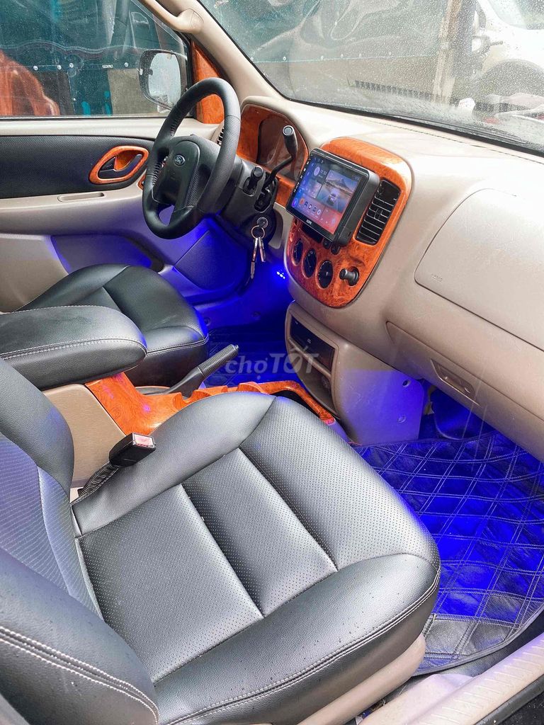 Ford Escape 2004 xe còn rất mới