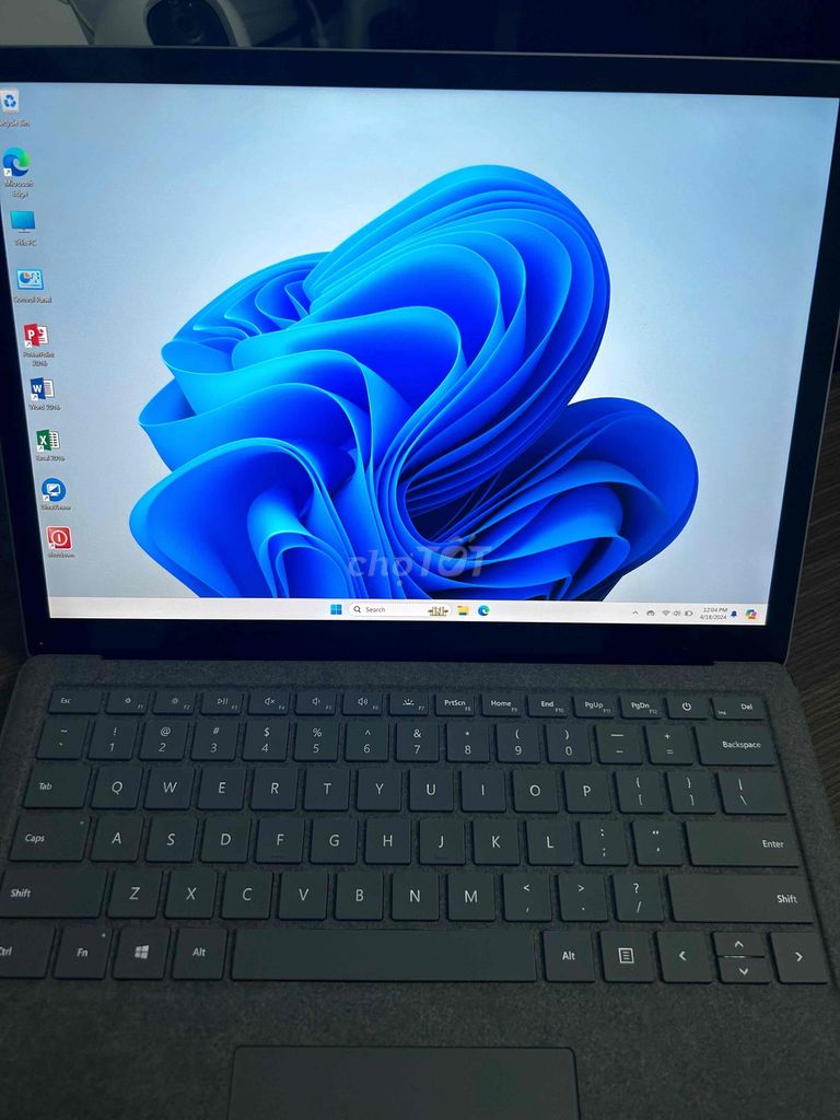 Surface Laptop i7 gen7 ram 8gb ssd 256gb màn 3k