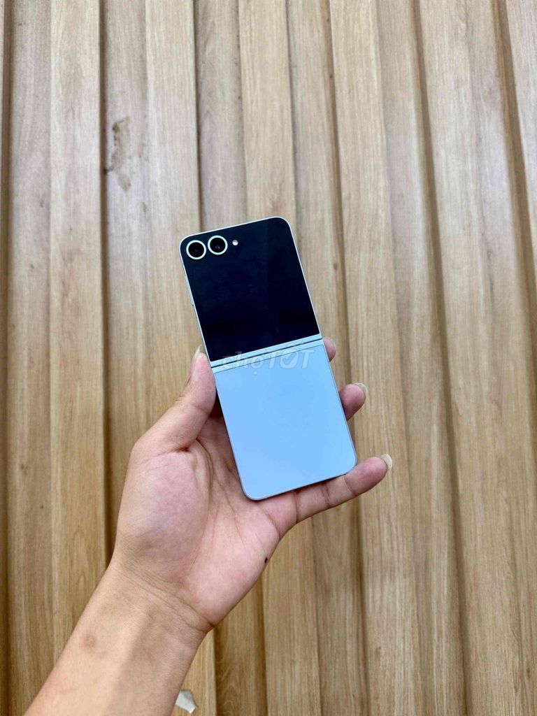 Samsung Z Flip 6 12GB 256GB Xám. Mua bán Điện thoại tại Quận Đống Đa Hà Nội được đăng bởi Hanoi moibile đức hình 1