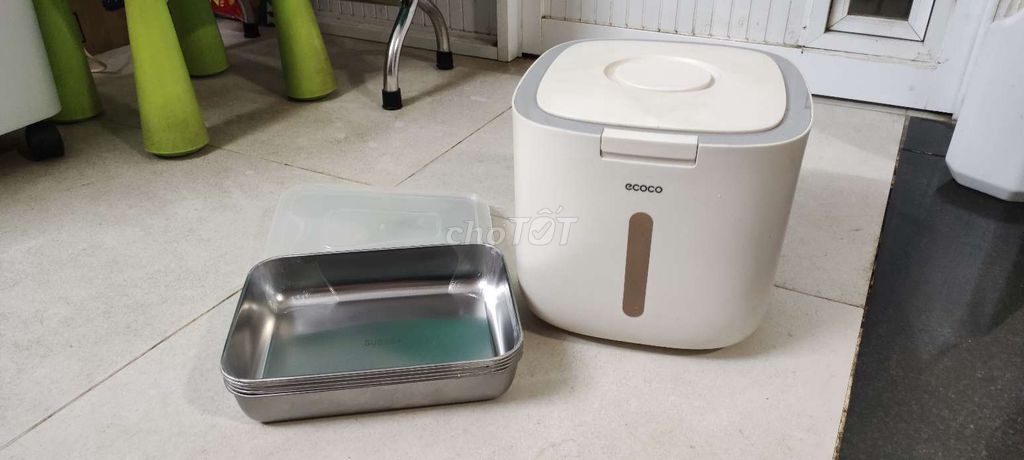 Thanh lý thùng đựng gạo 10kg + 5 khay inox có nắp