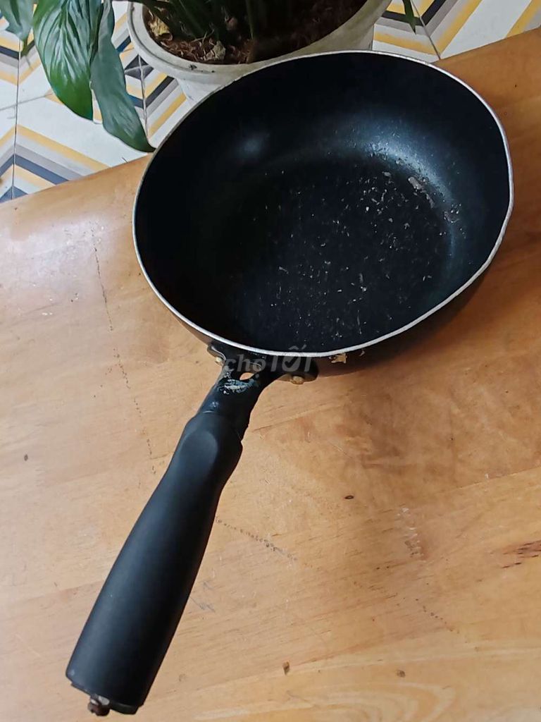 Chảo chống dính Nhật Bản 20cm Đen. Mua bán Dụng cụ nhà bếp tại Quận 7 Tp Hồ Chí Minh được đăng bởi Vy Vy hình 1