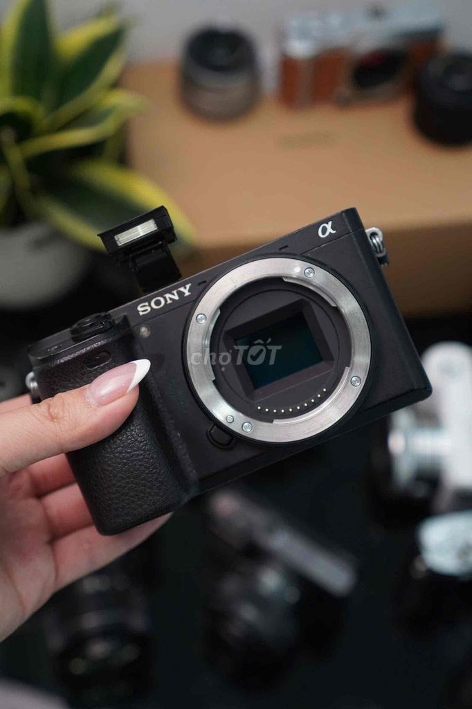 Máy ảnh Sony A6300 APS-C 4K. Mua bán Máy ảnh, Máy quay tại Quận Bình Thạnh Tp Hồ Chí Minh được đăng bởi Trâmm Annh hình 1
