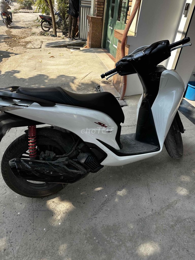 Honda SH 160 ABS 2023 Đặc biệt xám xi măng. Mua bán Xe máy tại Quận Ba Đình Hà Nội được đăng bởi King King hình 4