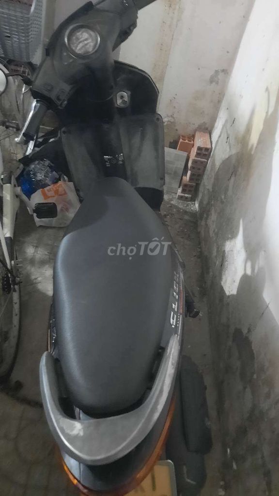 Xe tay ga Honda Click 2015  đen còn dùng tốt. Mua bán Xe máy tại Quận Tân Bình Tp Hồ Chí Minh được đăng bởi Ngô Hường hình 2