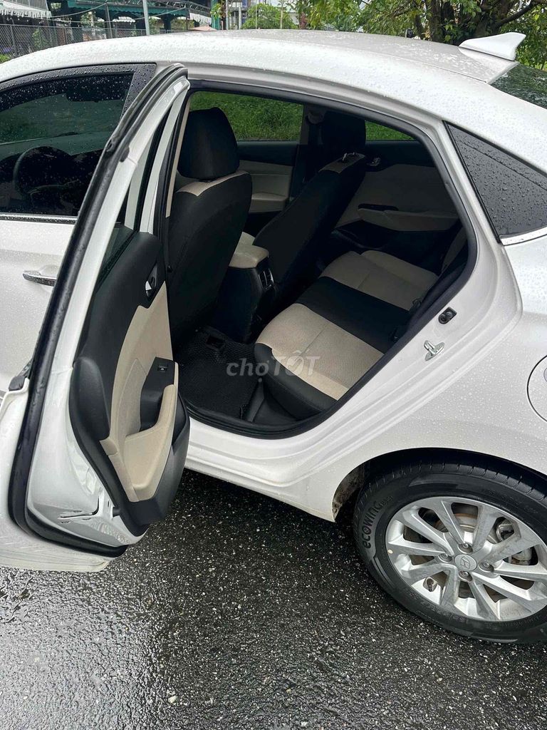 Hyundai Accent 2024 Trắng 40000 km. Mua bán Ô tô tại Quận Ngũ Hành Sơn Đà Nẵng được đăng bởi Vu Hoang hình 2