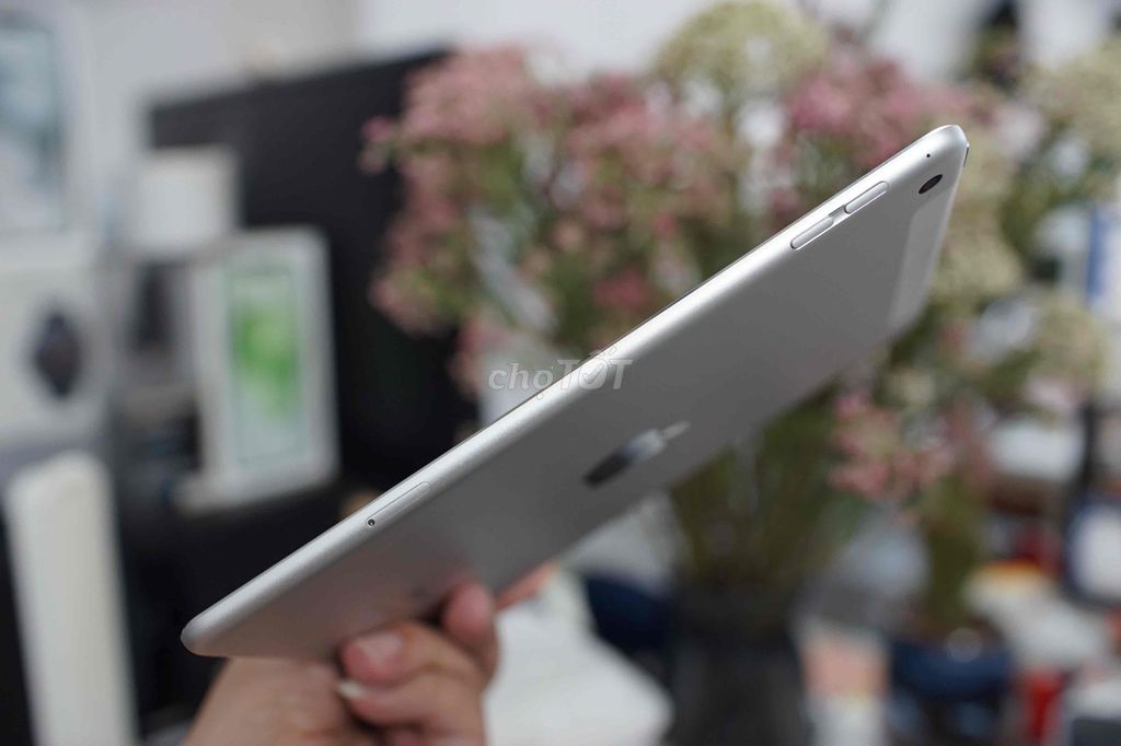 iPad Mini 4 silver 128Gb có 4G - máy zin99% pin91%. Mua bán Máy tính bảng tại Quận 5 Tp Hồ Chí Minh được đăng bởi Lê Trọng Tấn hình 4