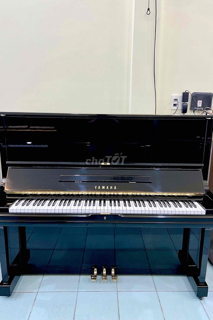 YAMAHA U3H đen - Seri gần 1tr8