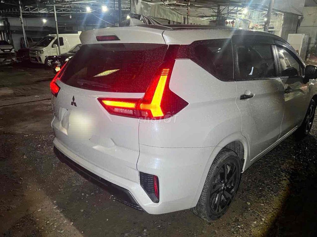 Mitsubishi Xpander 2024 белый 100 000 км