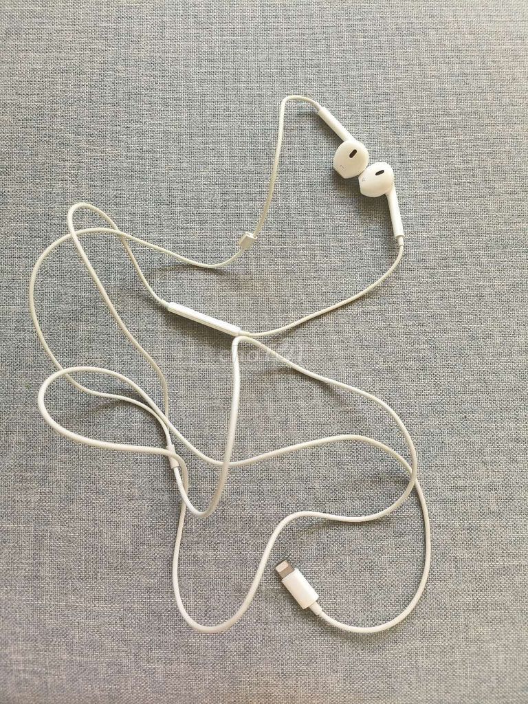Tai nghe iphone jack lightning zin chính hãng. Mua bán Tivi, Âm thanh tại Quận Tân Phú Tp Hồ Chí Minh được đăng bởi Bin hình 1