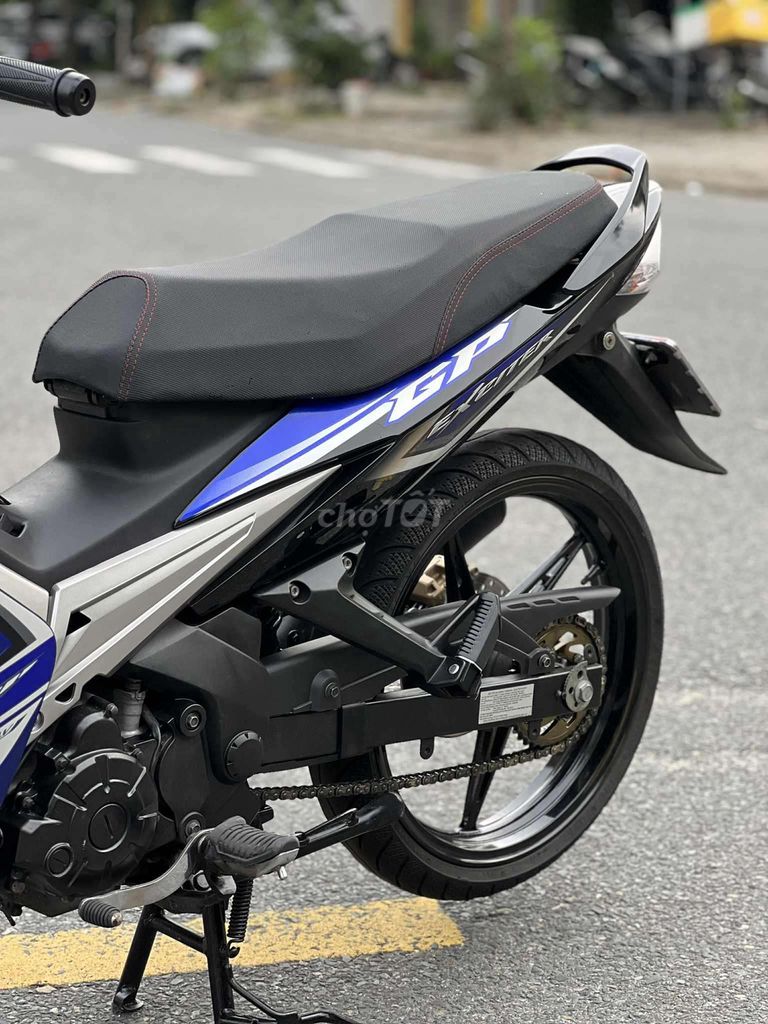 Excete 135 Xuống Áo 2010 Xanh Đen GP . Biển 43. Mua bán Xe máy tại Quận Hải Châu Đà Nẵng được đăng bởi Mua Bán Xe Cũ Có Góp Nợ xấu hình 4