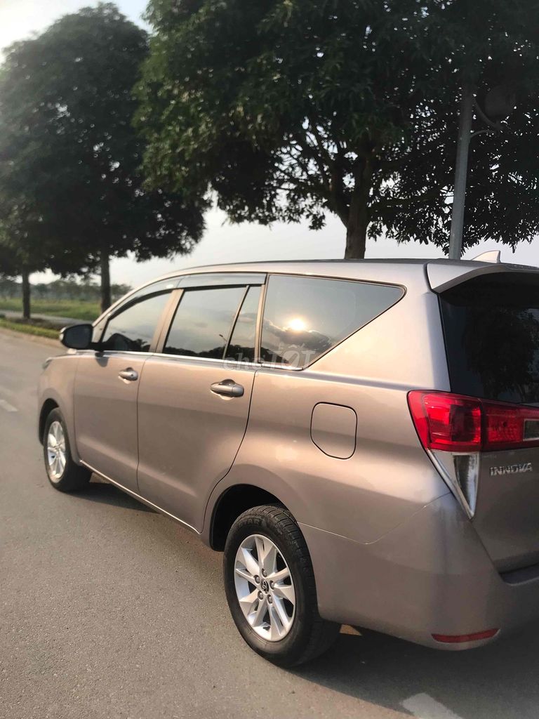 Toyota Innova 2017 Số sàn màu Nâu. Mua bán Ô tô tại Quận Tây Hồ Hà Nội được đăng bởi thanh hình 2