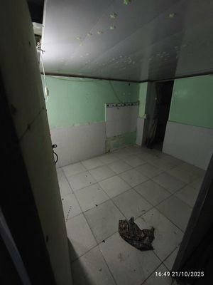 P trệt 1,5 trcưa số wc riêng, bà chiểu Nga tư hàng xanh