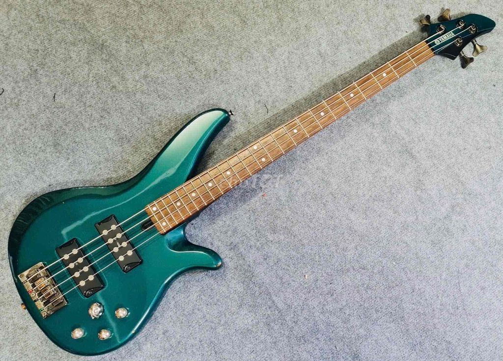 Guitar bass Yamaha RBX374