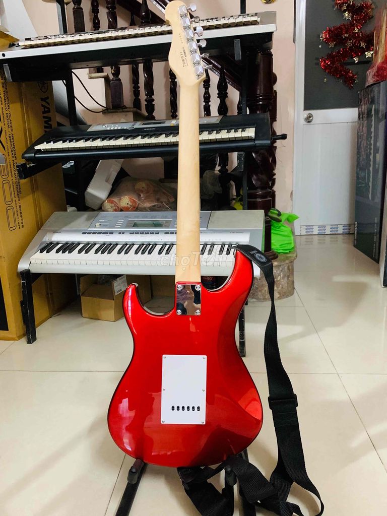 Guitar Điện Yamaha EG112C Hàng Trưng Bày 99%