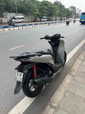 Sh 125i ABS 2024 Chính chủ. Mua bán Xe máy tại Quận Tây Hồ Hà Nội được đăng bởi 32. Gia Sinh