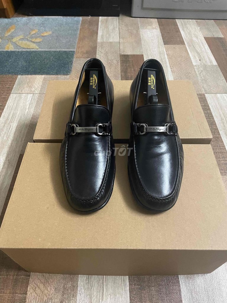 mocasin ( Salvatore ferragamo / authentic) size 41