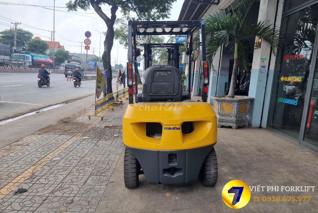 XE NÂNG DẦU KOMATSU FD20T-17