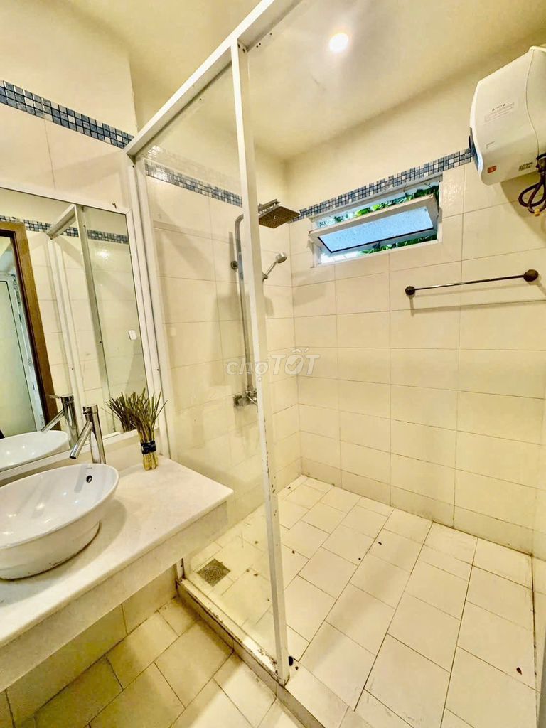 Аренда · 3 комн. · 100 м² · Quận Sơn Trà, ул. Đường Hoàng Sĩ Khải