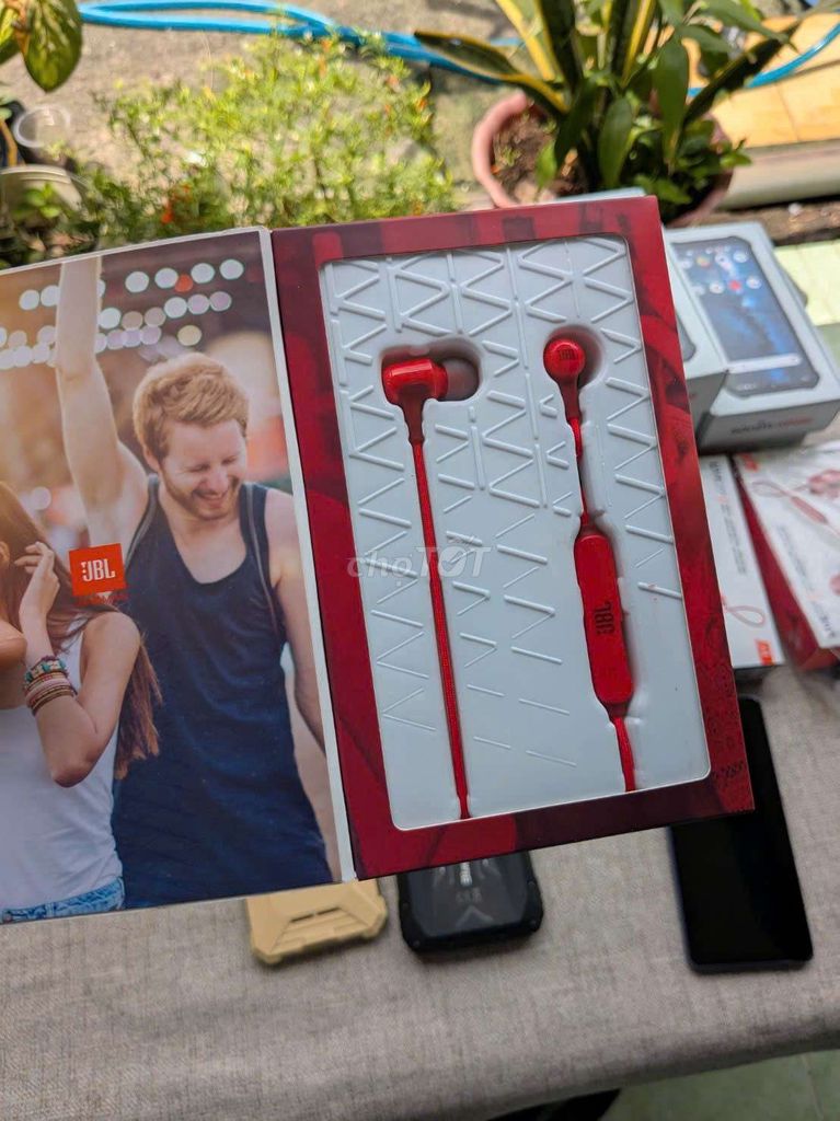 Tai nghe Bluetooth JBL LIVE 25BT Đỏ. Mua bán Tivi, Âm thanh tại Thị xã Tân Uyên Bình Dương được đăng bởi Hoài Giang hình 1