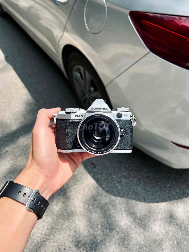OLYMPUS EM5 II và 20F1.7. Mua bán Máy ảnh, Máy quay tại Quận Hoàng Mai Hà Nội được đăng bởi LONGVU IMAGING hình 1