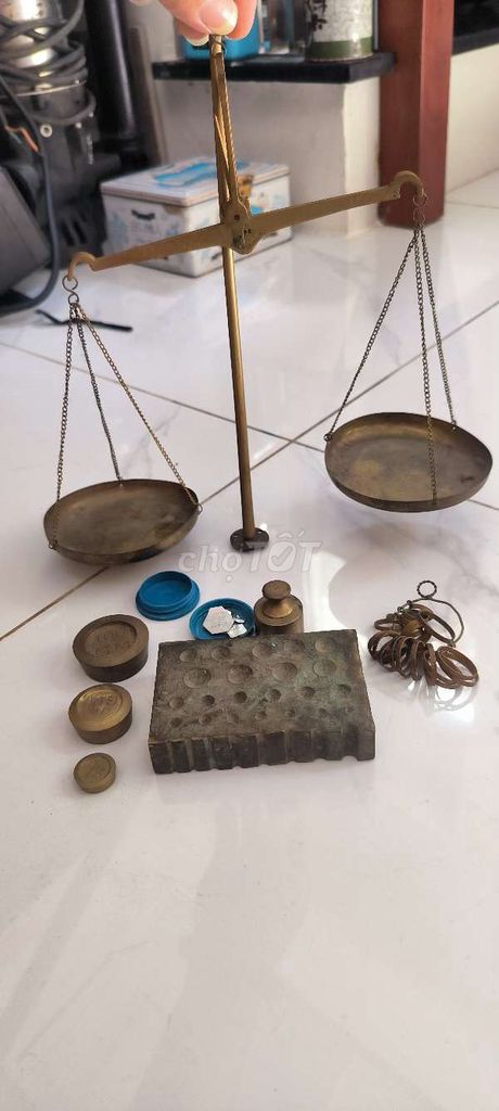 vài món kim hoàn như hình hoạc trung bày. Mua bán Đồ sưu tầm, đồ cổ tại Quận 3 Tp Hồ Chí Minh được đăng bởi ĐỒ CŨ GIÁ RẺ hình 1